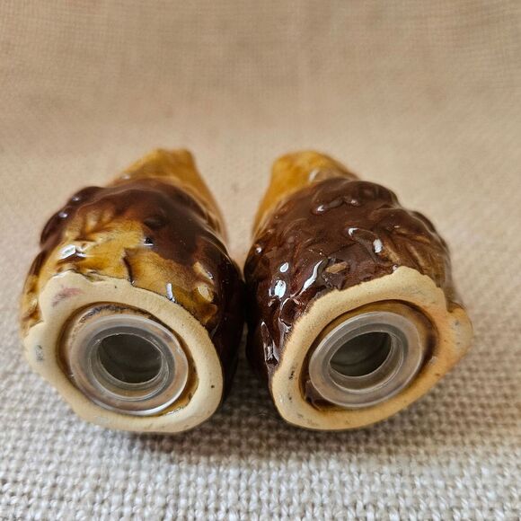 Vintage Two Toned Brown Ceramic Owl & Leaf Salt & Pepper Shakers - Picture 7 of 9